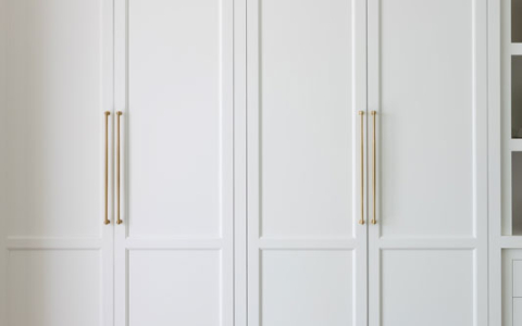 BedroomCloset_01-800H